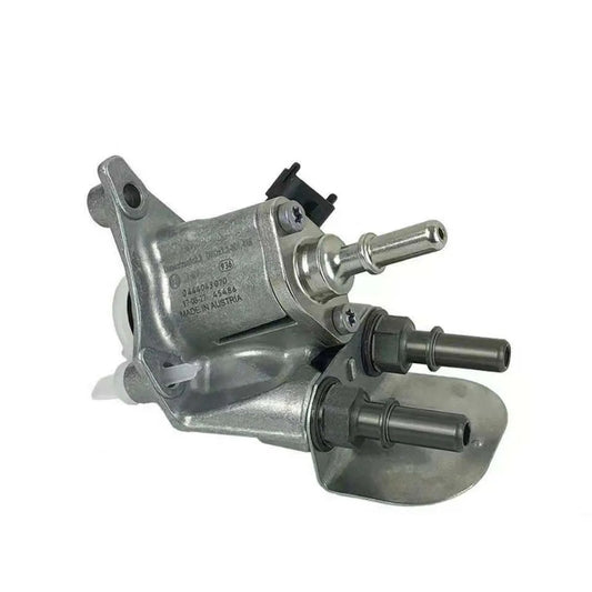 ZUAC-00958 | DEF Injector | For Hyundai® Equipment